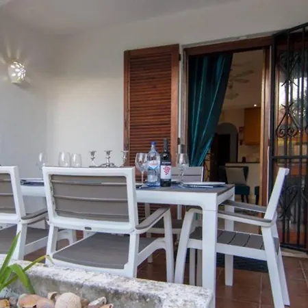 The Concierge - Surlaplage Apartment *