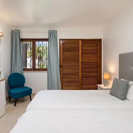 The Concierge - Surlaplage Apartment *